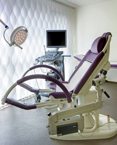 Systèmes de rideaux à bandes verticales, SG 2910, Multi Visio, Room shot "Health Centre Rigi AG", Küssnacht, Switzerland, Vertical Waves