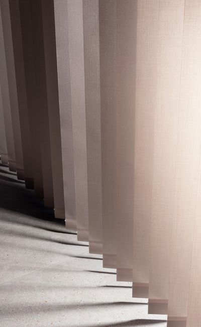 Systèmes de rideaux à bandes verticales, SG 2910, Multi Visio, Gerrards Cross, London, United Kingdom