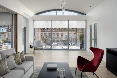 Systèmes stores enrouleurs, SG 4970, Multiscreen 1-10%, The Crescent, Edinburgh, Scotland, UK