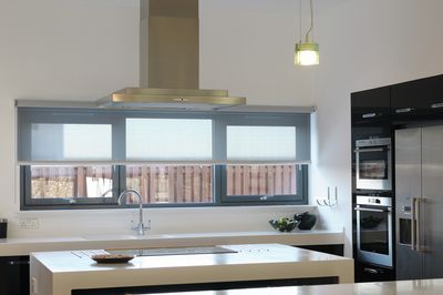 Systèmes stores enrouleurs, SG 4910, Room shot "Kenny Miller Home", Edinburgh, United Kingdom