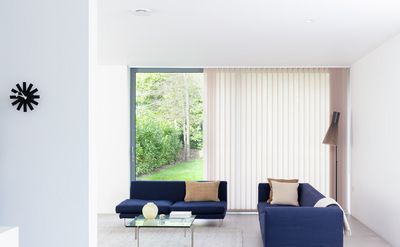 Vertikal-Lamellen, SG 2910, Multi Visio, Gerrards Cross, London, United Kingdom