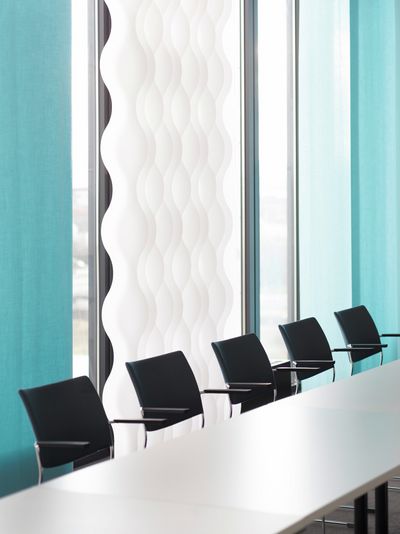 Systèmes de rideaux à bandes verticales, SG 2810, Multi Visio, Room shot "Kranhaus", Cologne, Germany, Vertical Waves