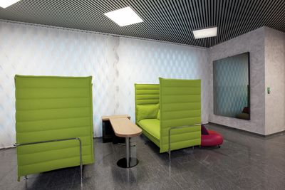 Vertikal-Lamellen, SG 2910, Multi Visio, Raiffeisen, Schötz, Switzerland, Vertical Waves