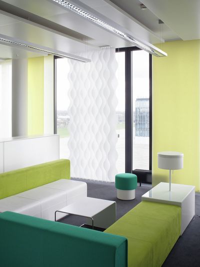 Systèmes de rideaux à bandes verticales, SG 2810, Multi Visio, Room shot "Kranhaus", Cologne, Germany, Vertical Waves