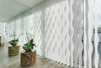 Systèmes de rideaux à bandes verticales, SG 2900, Multi Visio, Private Home, Poole Dorset, United Kingdom, Vertical Waves