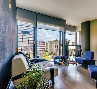 Rollo-Systeme, SG 4960, Multiscreen 1-10%, Room shot "Cosmopolitan Tower", Warsaw, Poland