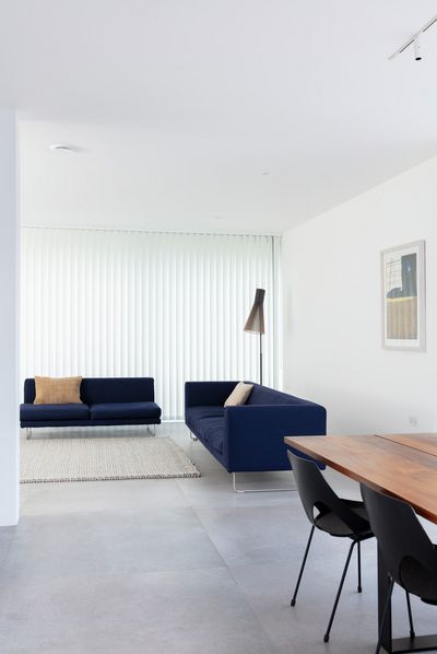 Vertikal-Lamellen, SG 2910, Palisade Revive, Gerrards Cross, London, United Kingdom